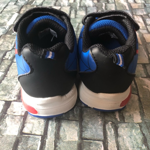Spider-Man Light Up Sneakers Sz 7 - Picture 5 of 8
